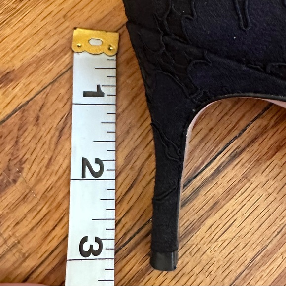 CH CAROLINA HERRERA BLACK LACE EMBELLISHED PUMPS SIZE 39 - Picture 16 of 16